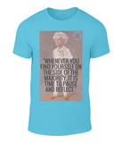 Insight and humour on this beautiful t-shirt. Mark Twain - Majority