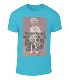 Insight and humour on this beautiful t-shirt. Mark Twain - Majority